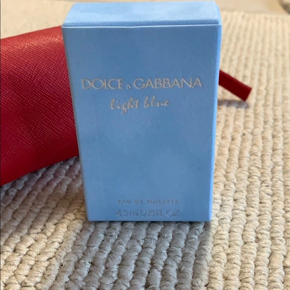 Dolce & Gabbana light blue + Shiseido cosmetic bag - Picture 3 of 4